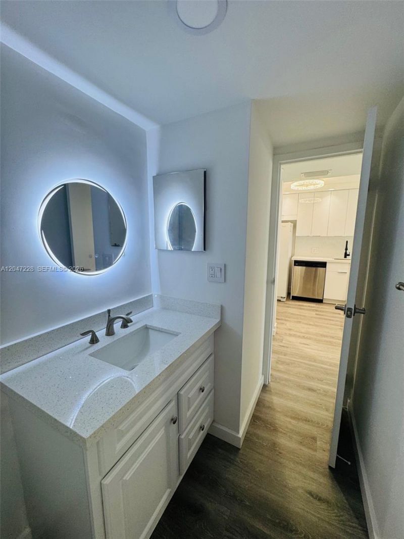 3675 N Country Club Dr , Unit 2007, Aventura, FL 33180 Photo