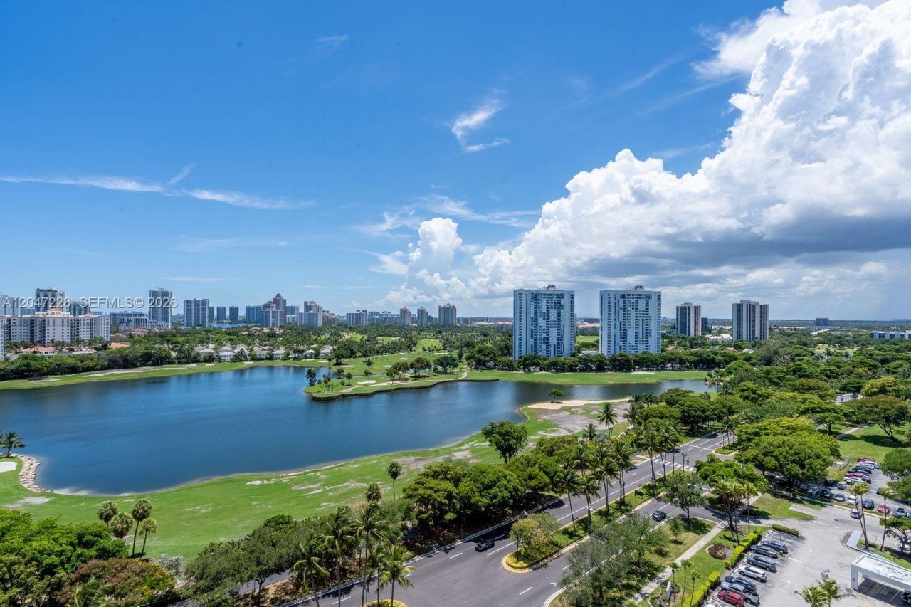 3675 N Country Club Dr , Unit 2007, Aventura, FL 33180 Photo