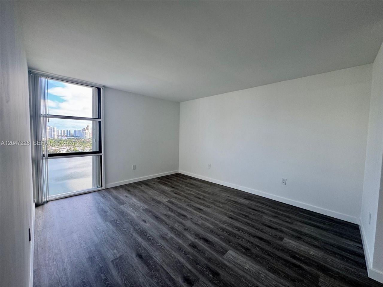 3675 N Country Club Dr , Unit 2007, Aventura, FL 33180 Photo