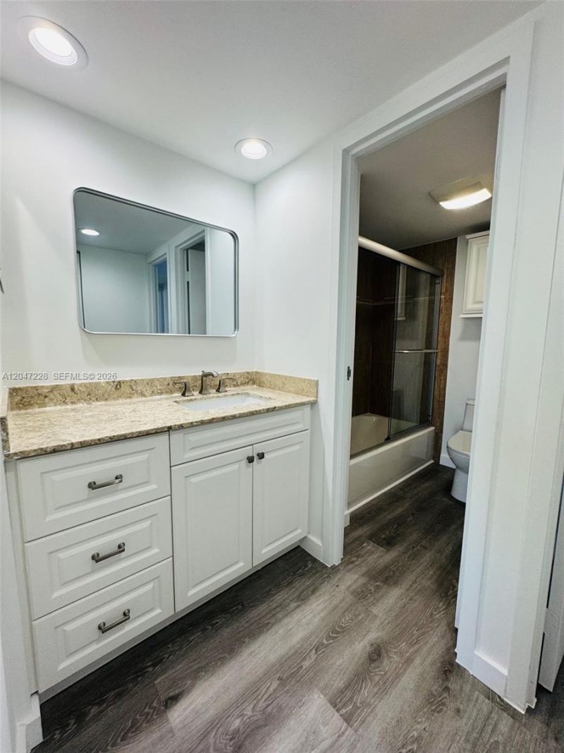 3675 N Country Club Dr , Unit 2007, Aventura, FL 33180 Photo