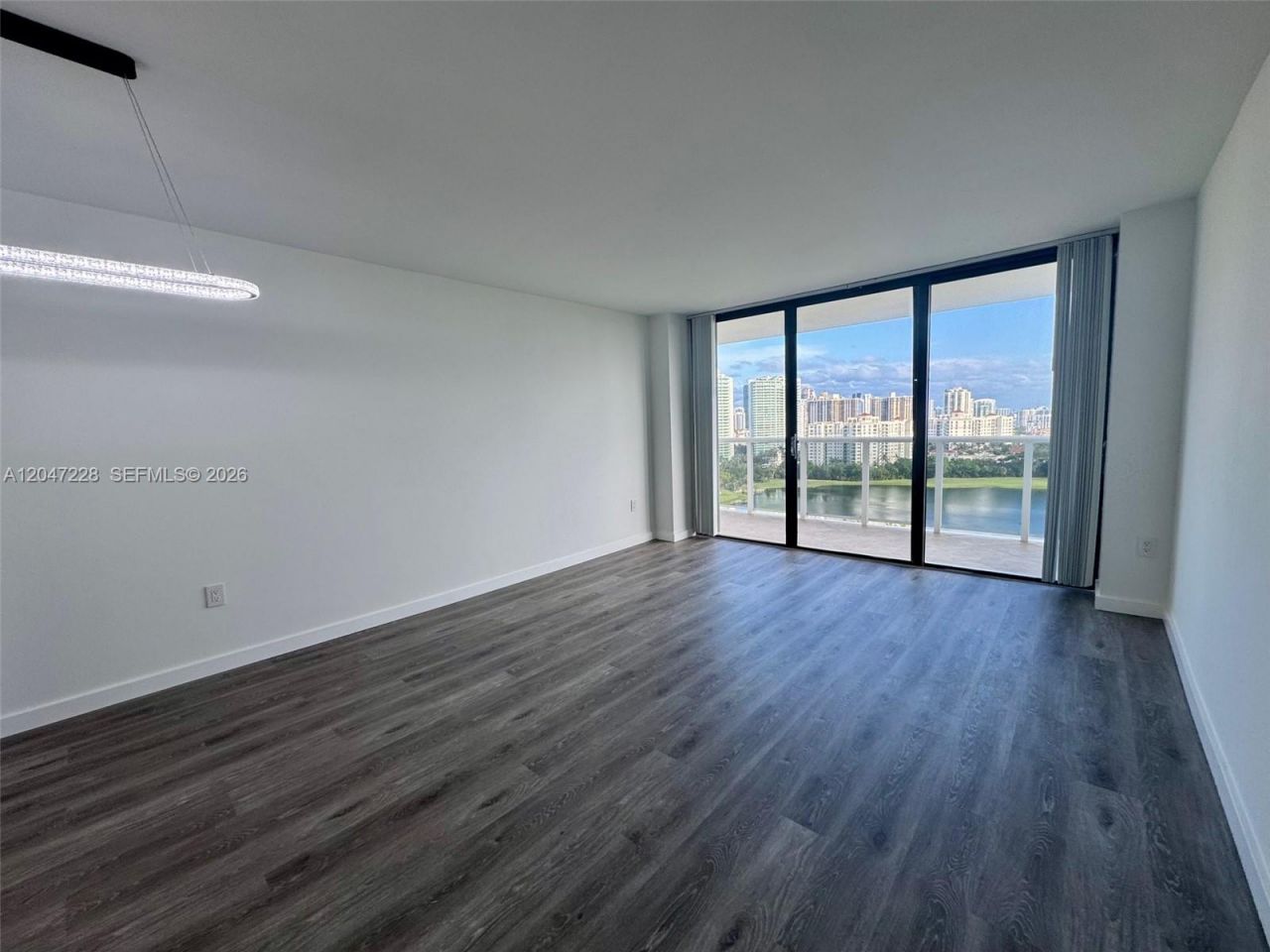 3675 N Country Club Dr , Unit 2007, Aventura, FL 33180 Photo