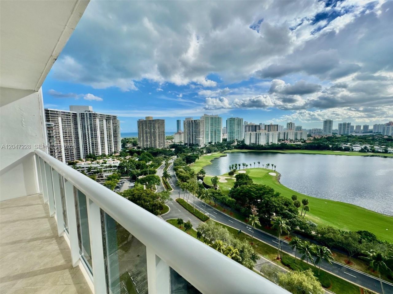 3675 N Country Club Dr , Unit 2007, Aventura, FL 33180 Photo