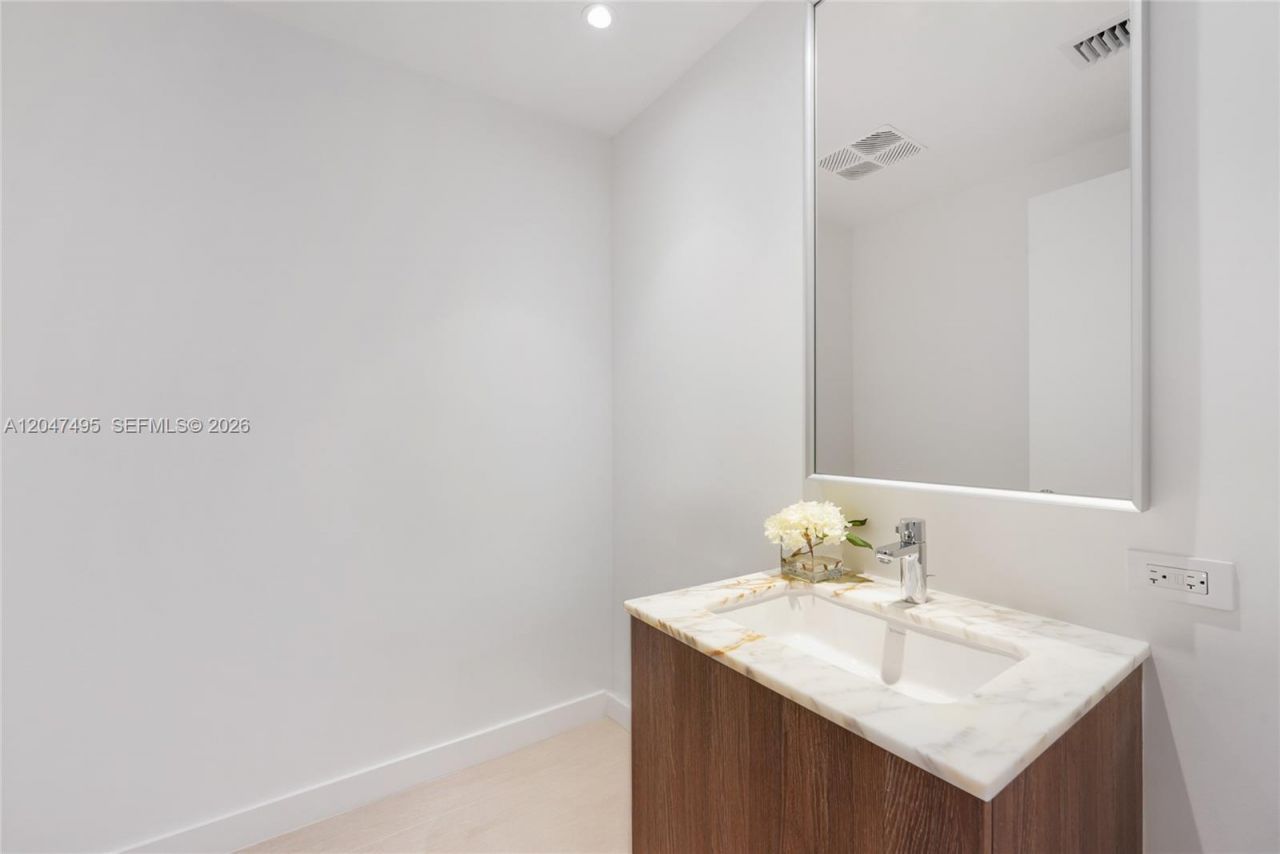 500 Alton Rd , Unit 1506, Miami Beach, FL 33139 Photo