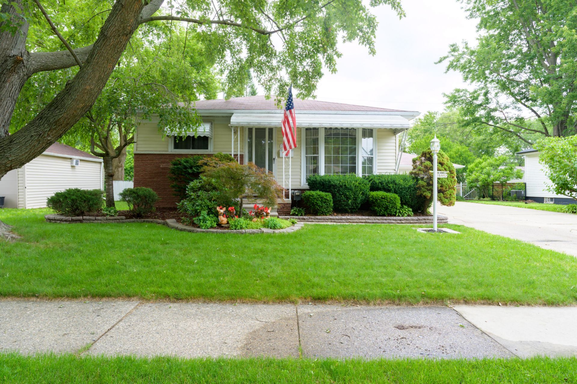 26352 Osmun Street, Madison Heights, MI 48071 Main Photo