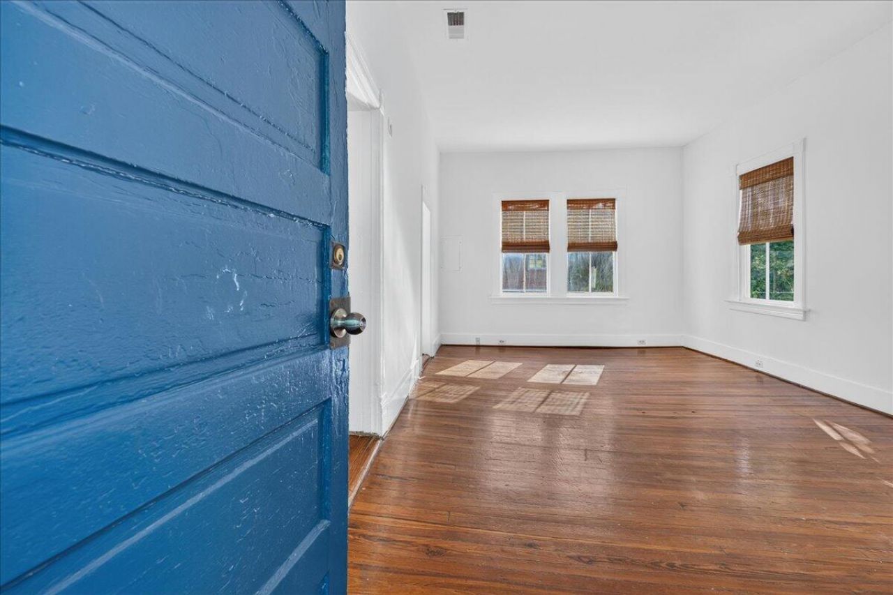 65 Vanderhorst Street Photo 4