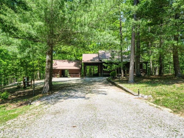 340 Spruce Creek Dr , Jamestown, TN 38556