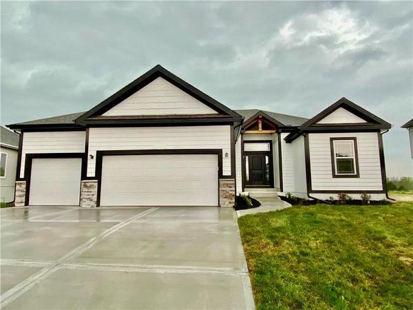2144 Deerfield Terrace, Liberty, MO 64068