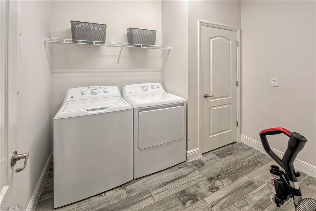6960 Avalon Cir, Unit 807, Naples, FL 34112 Photo