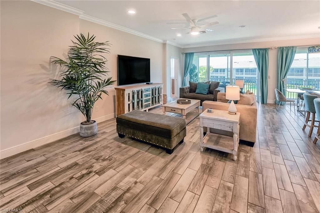 6960 Avalon Cir, Unit 807, Naples, FL 34112 Photo