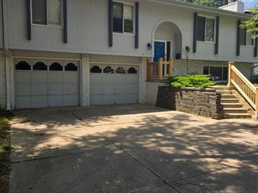809 Waterford Circle, Papillion, NE 68046
