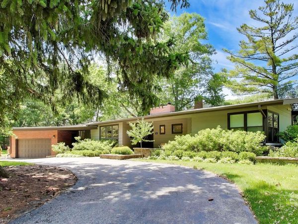 3320 KRENN Avenue, Highland Park, IL 60035