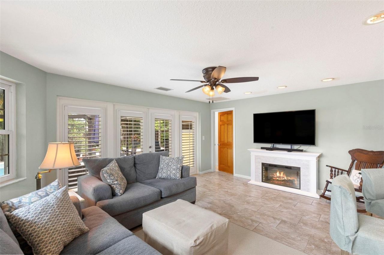 1035 Woodbrook Drive, Largo, FL 33770 Photo