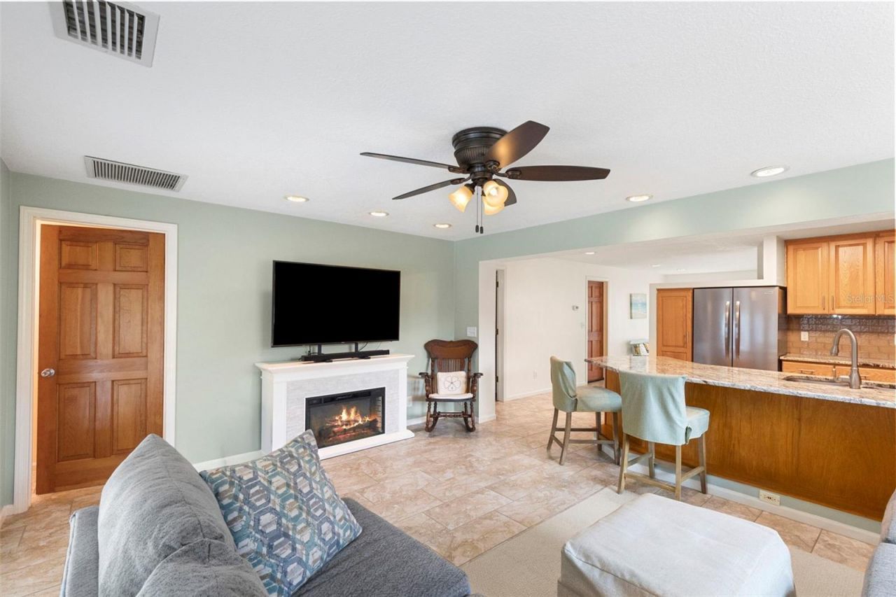 1035 Woodbrook Drive, Largo, FL 33770 Photo