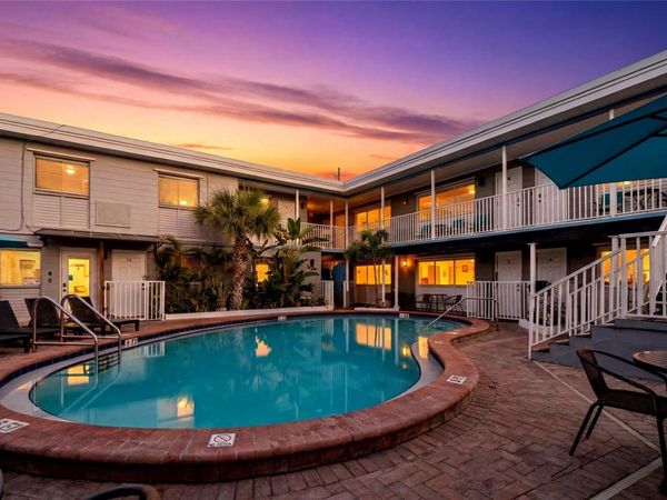 11965 GULF BOULEVARD , ST PETERSBURG, FL 33706