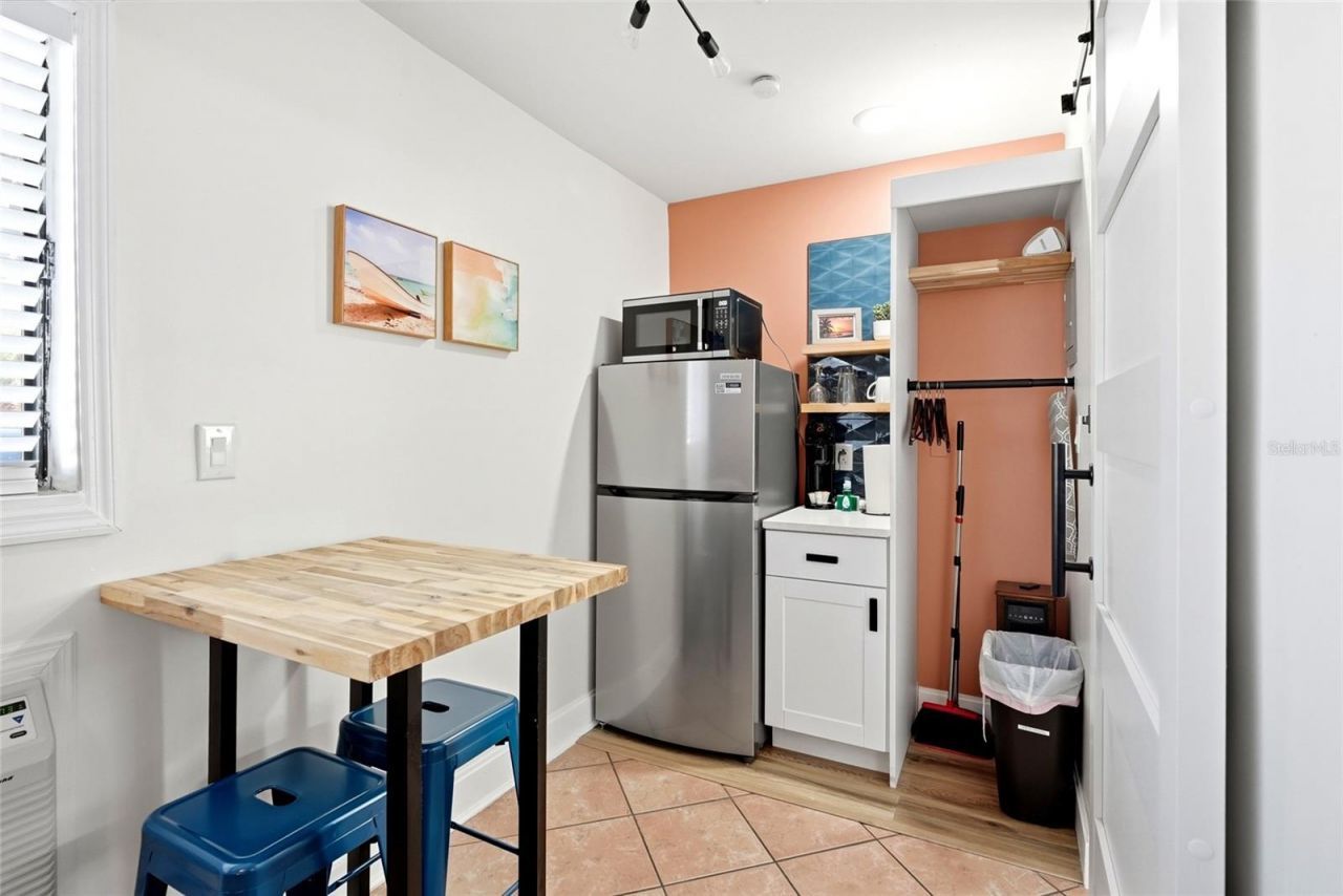11965 Gulf Boulevard, Saint Petersburg, FL 33706 Photo