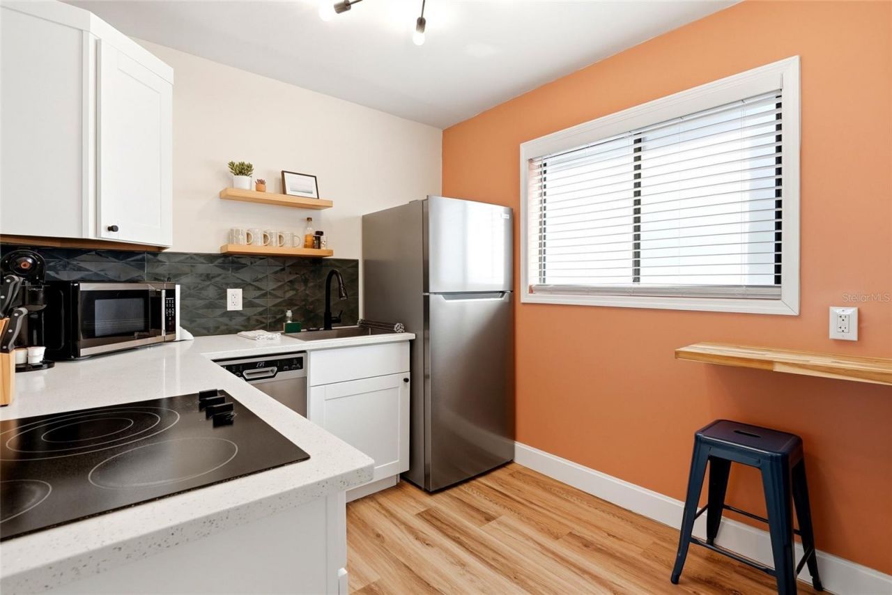11965 Gulf Boulevard, Saint Petersburg, FL 33706 Photo