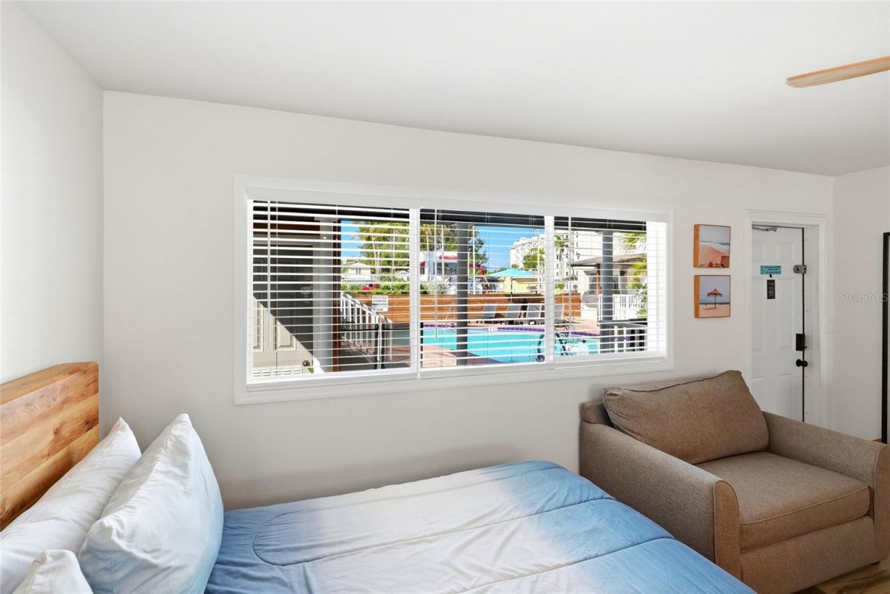 11965 Gulf Boulevard, Saint Petersburg, FL 33706 Photo