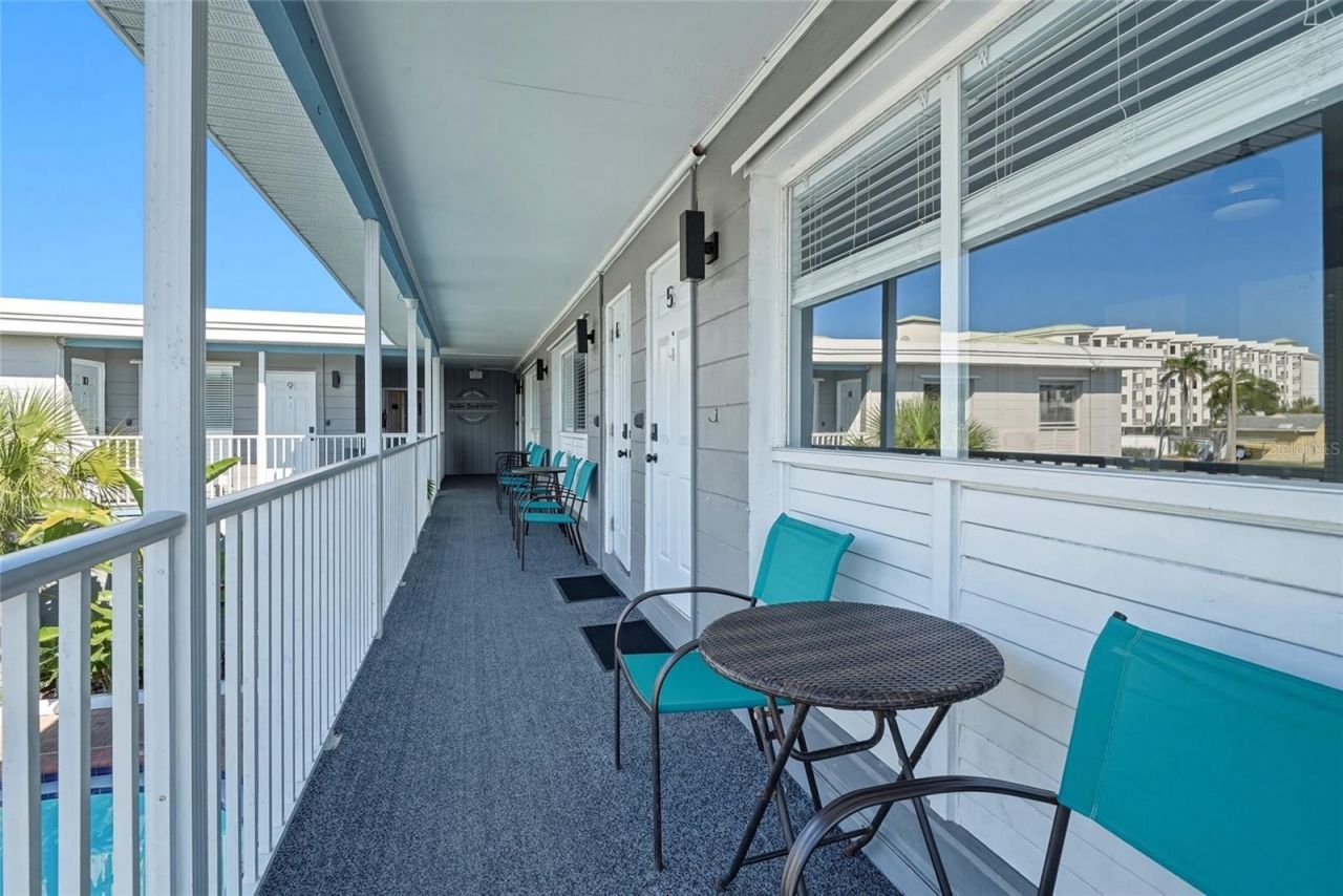 11965 Gulf Boulevard, Saint Petersburg, FL 33706 Photo