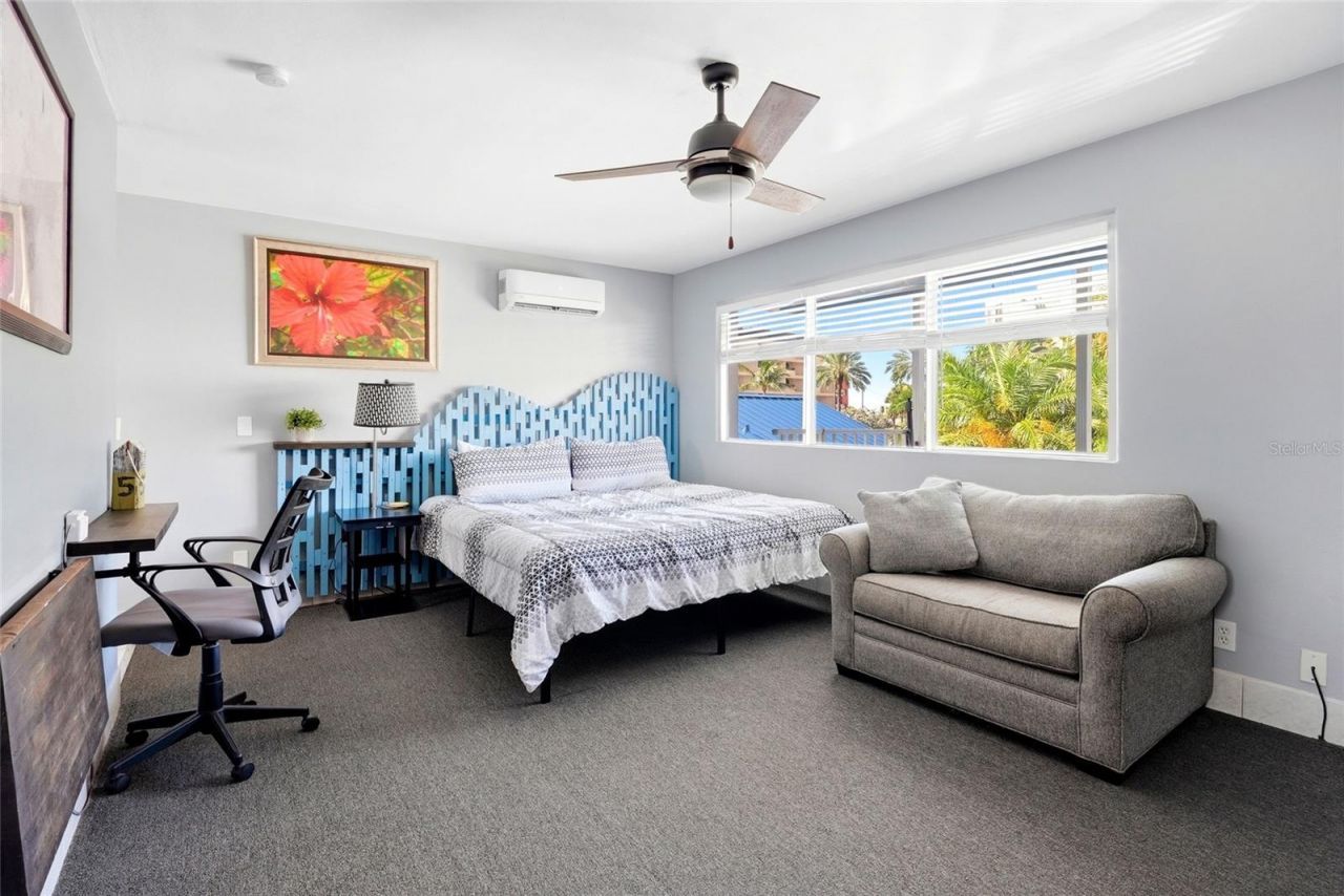 11965 Gulf Boulevard, Saint Petersburg, FL 33706 Photo