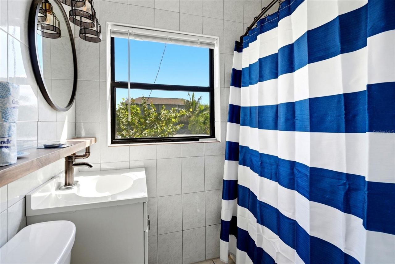 11965 Gulf Boulevard, Saint Petersburg, FL 33706 Photo