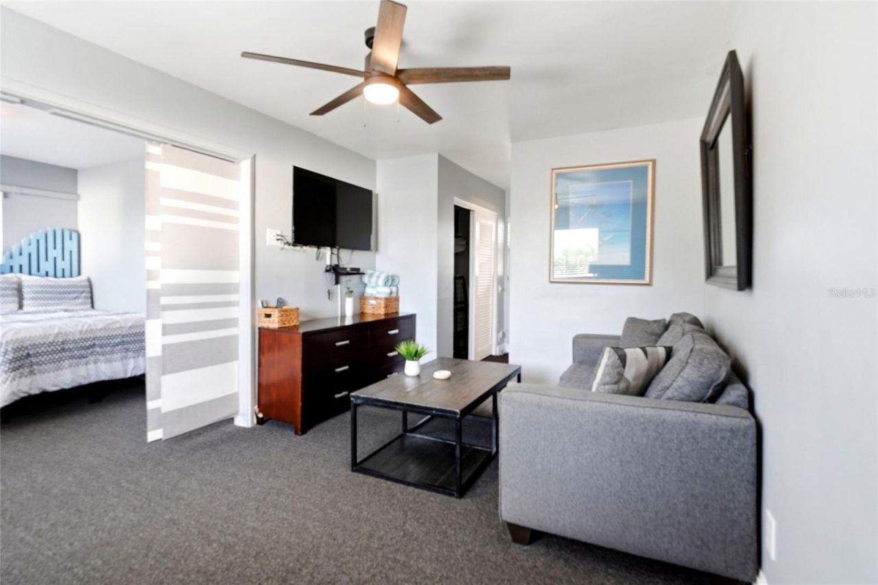 11965 Gulf Boulevard, Saint Petersburg, FL 33706 Photo