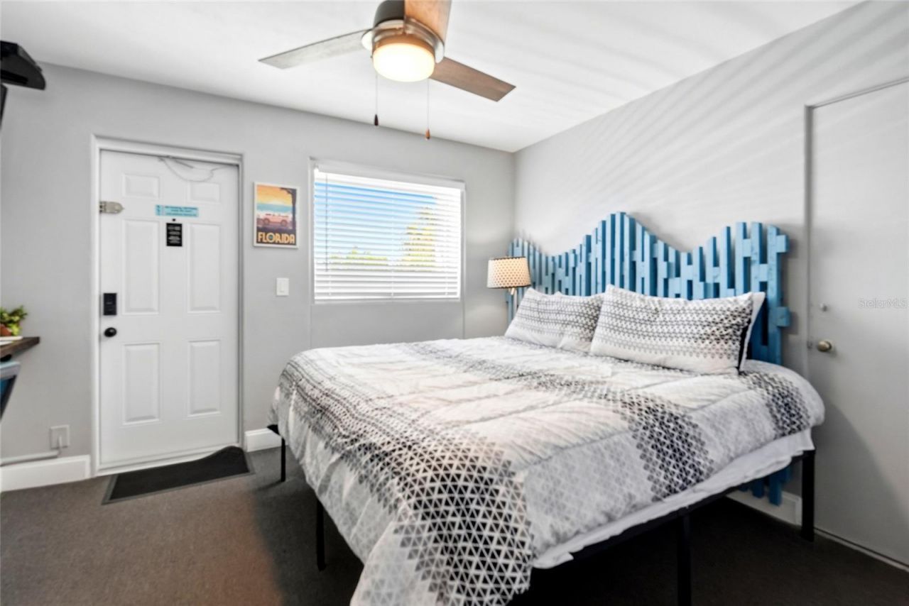 11965 Gulf Boulevard, Saint Petersburg, FL 33706 Photo