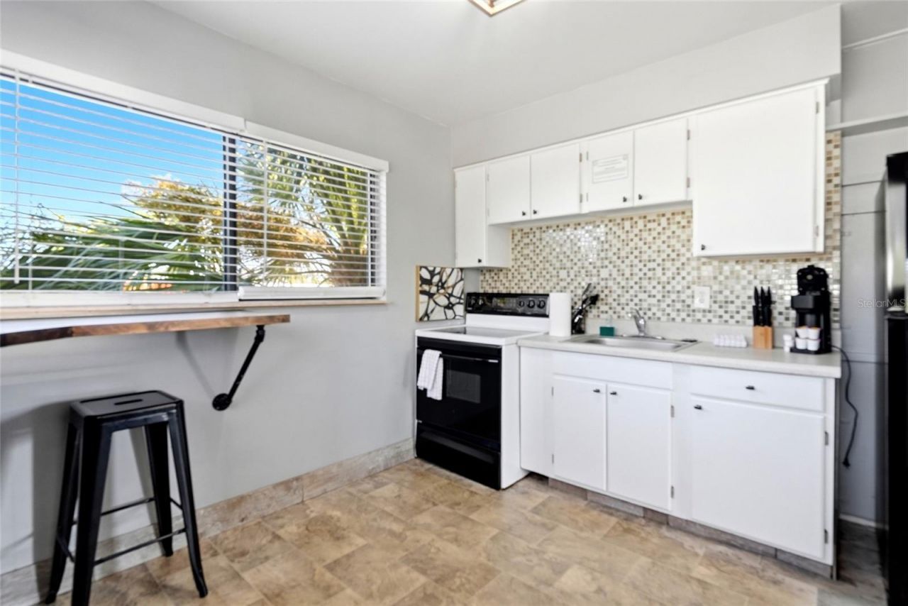 11965 Gulf Boulevard, Saint Petersburg, FL 33706 Photo