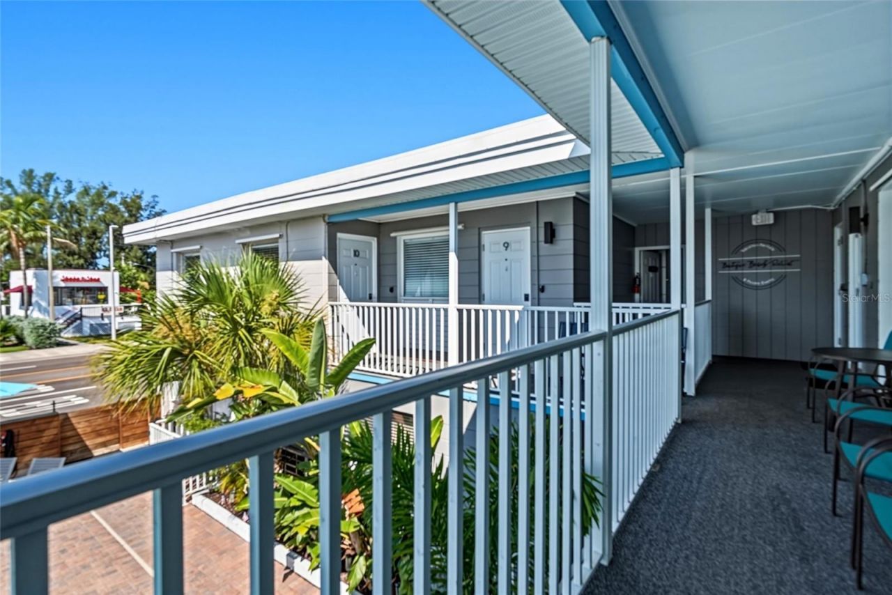 11965 Gulf Boulevard, Saint Petersburg, FL 33706 Photo