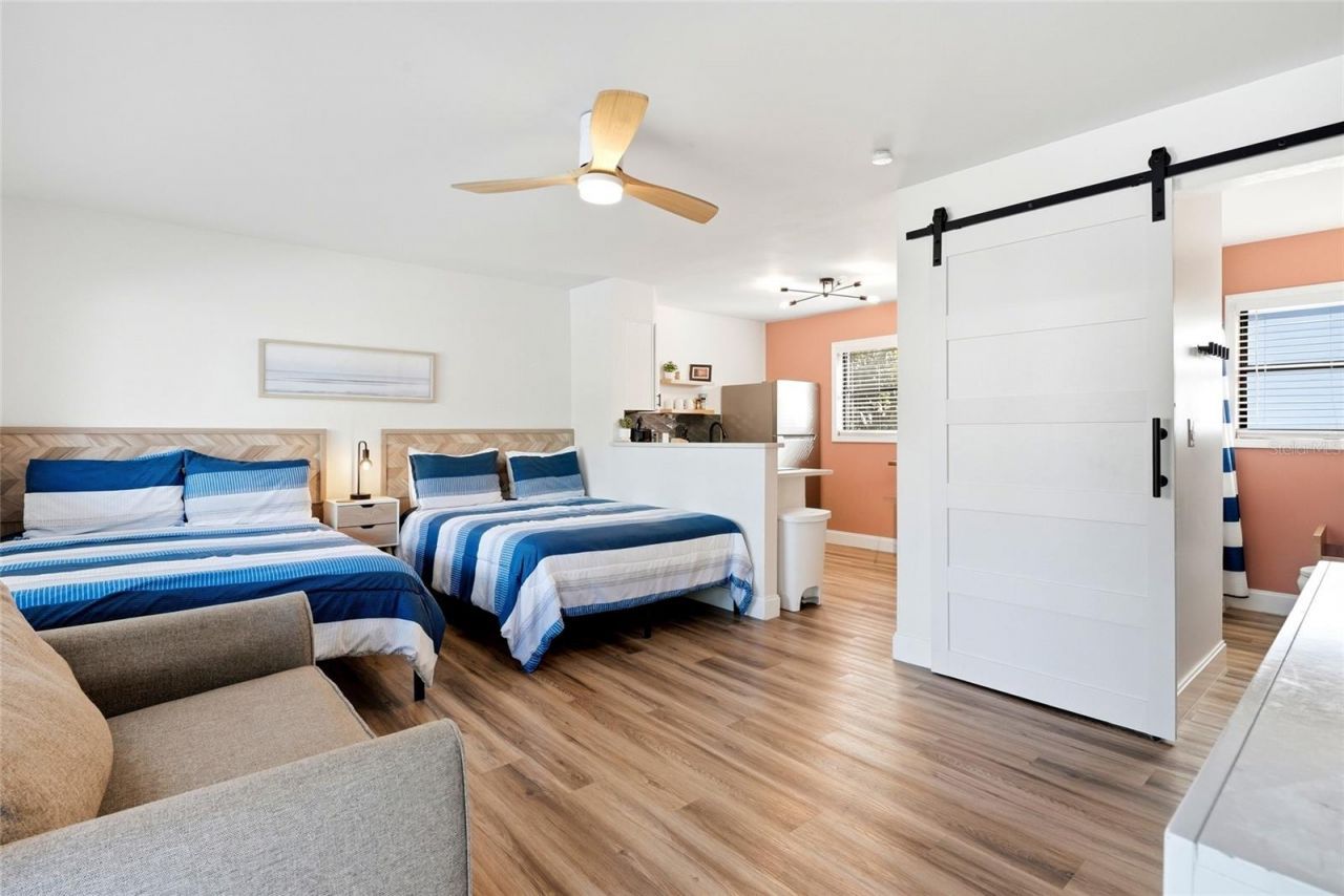 11965 Gulf Boulevard, Saint Petersburg, FL 33706 Photo