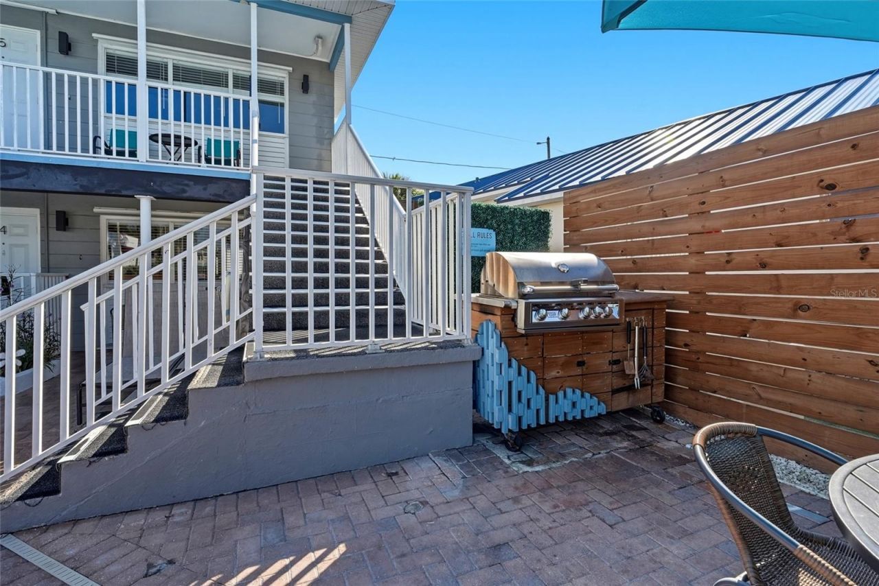 11965 Gulf Boulevard, Saint Petersburg, FL 33706 Photo