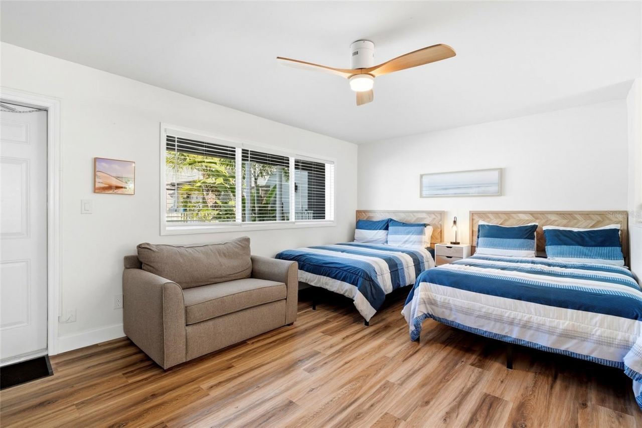 11965 Gulf Boulevard, Saint Petersburg, FL 33706 Photo
