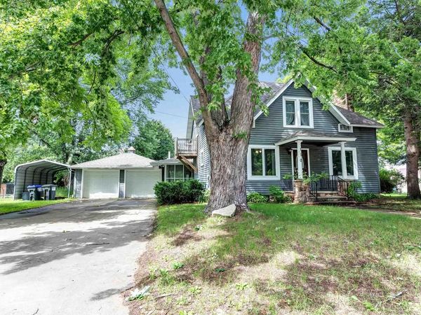 110 W PARKER STREET, Weyauwega, WI 54983