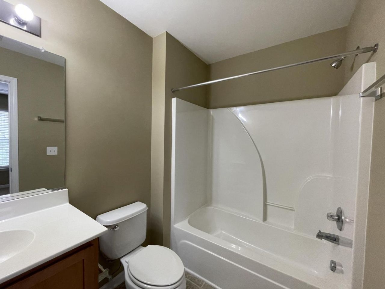 713 Hemingway Circle Photo 10