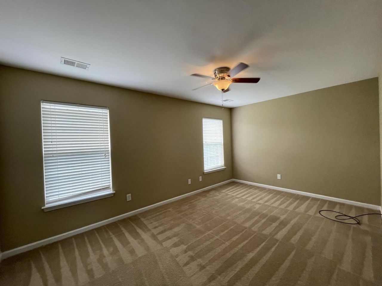 713 Hemingway Circle Photo 4