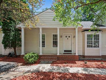 107 Bay Colony Court, Chapel Hill, NC 27517