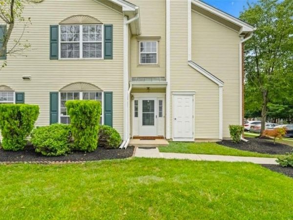 32 Cabot Way, Franklin, NJ 08823