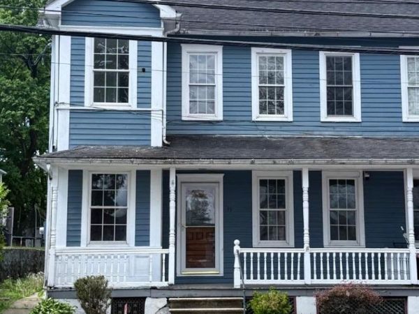 47 Church St, Bloomsbury, NJ 08804