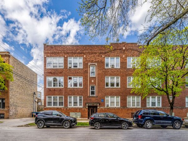 3040 W Sunnyside Avenue , Unit D3, Chicago, IL 60625