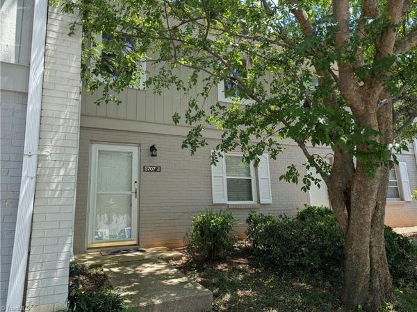 5707 Bramblegate Road , Unit J, Greensboro, NC 27409