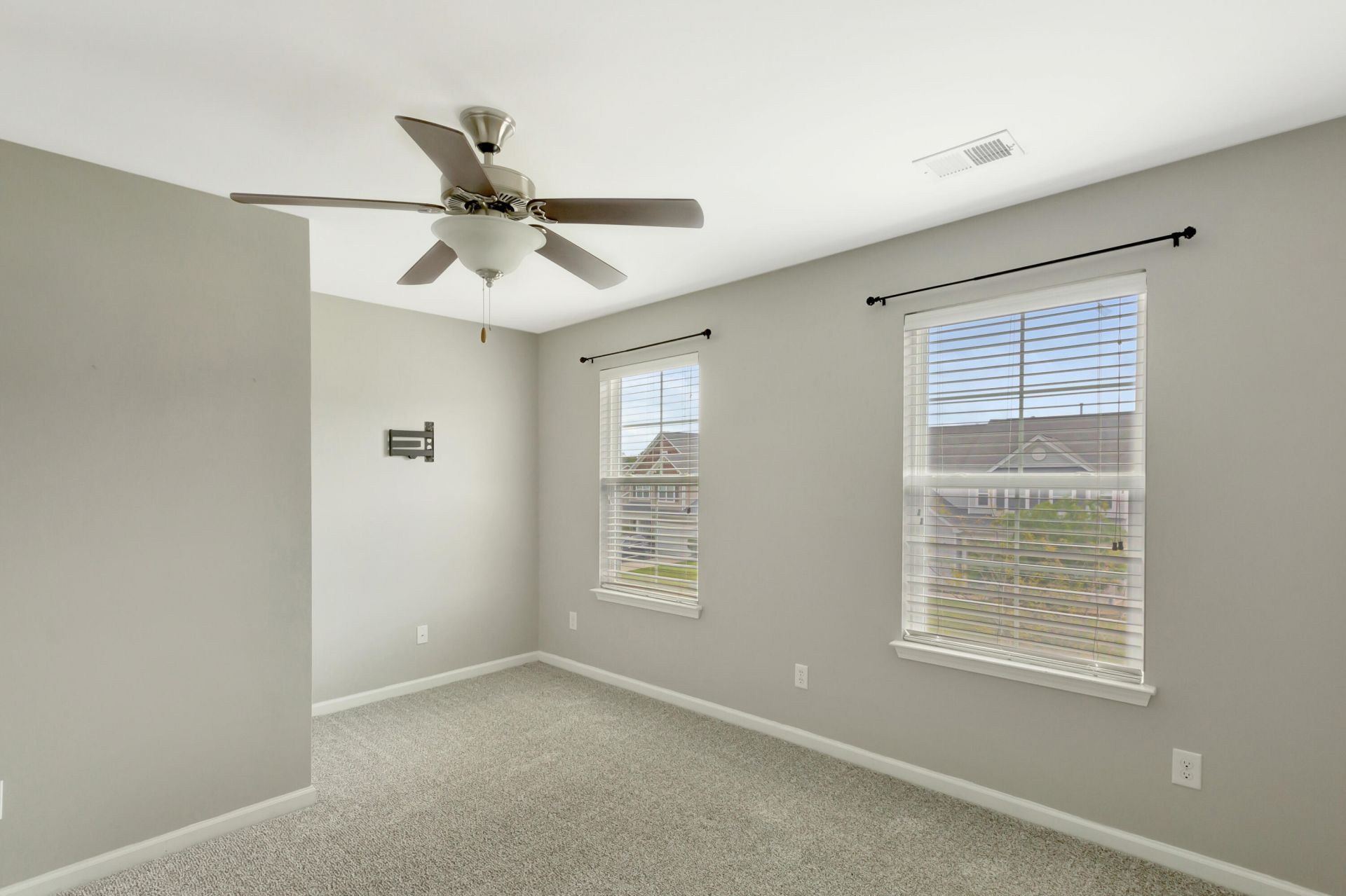 114 Vessey Drive Photo 31
