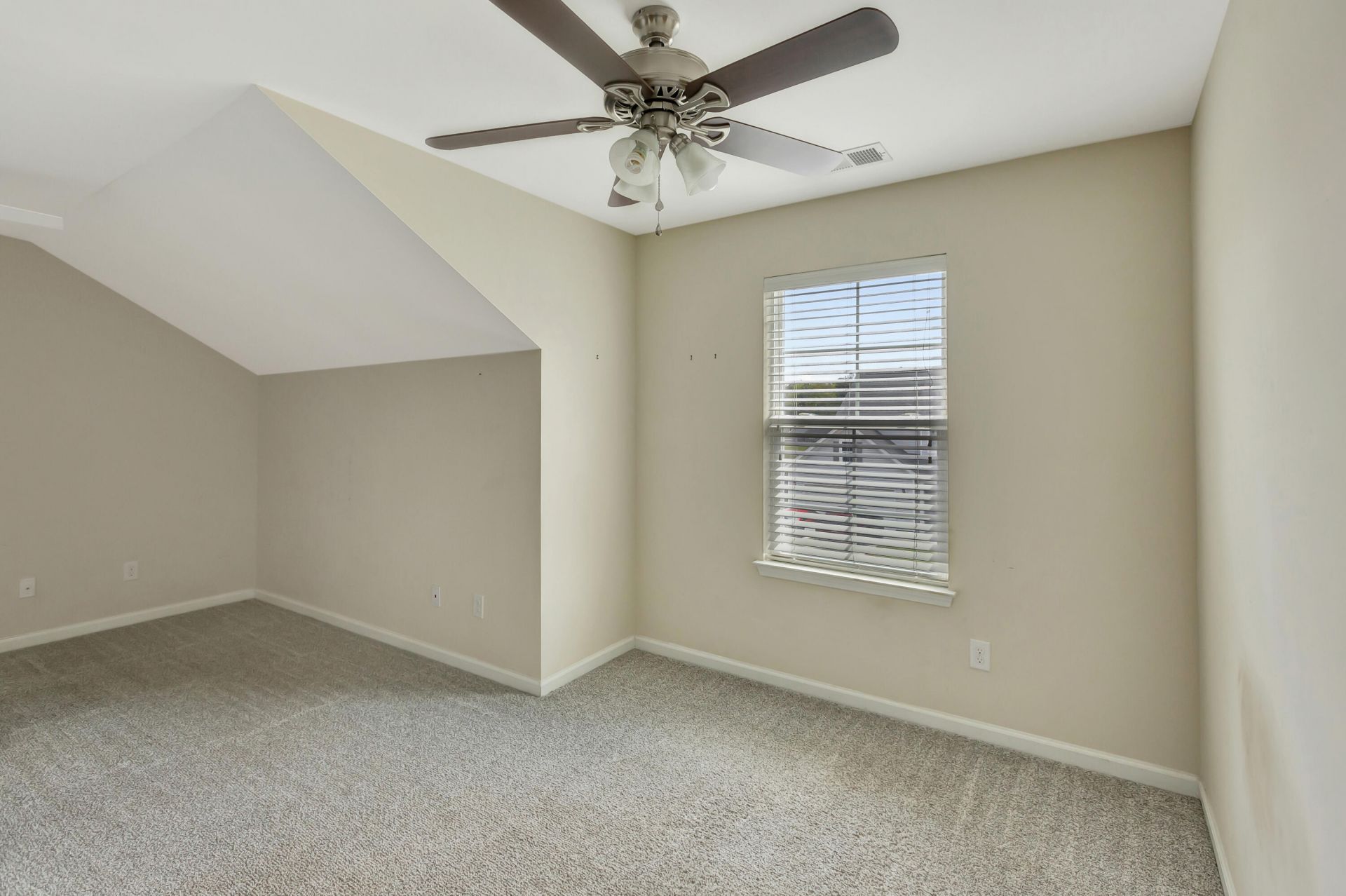 114 Vessey Drive Photo 33