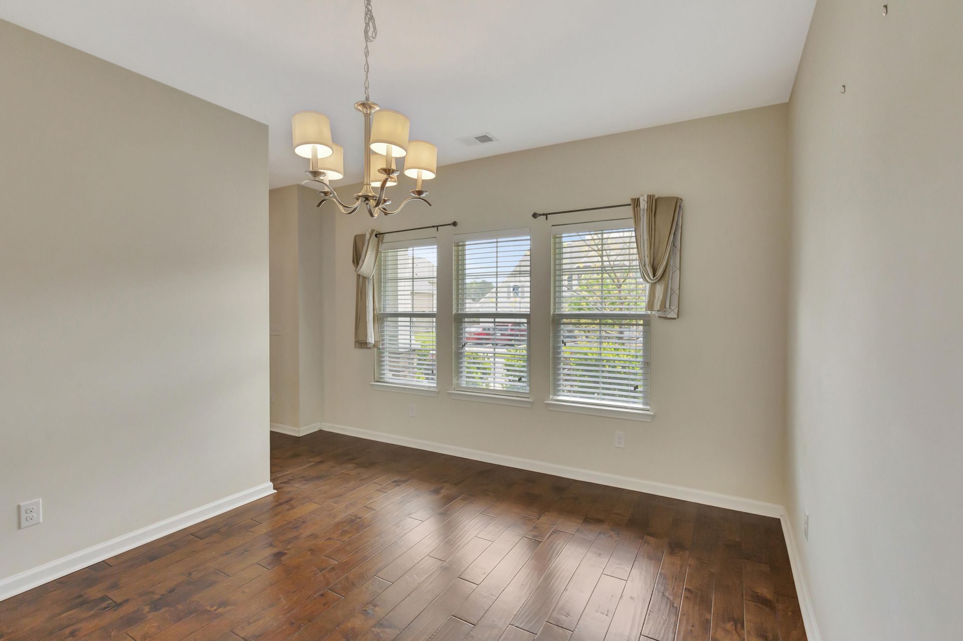 114 Vessey Drive Photo 7