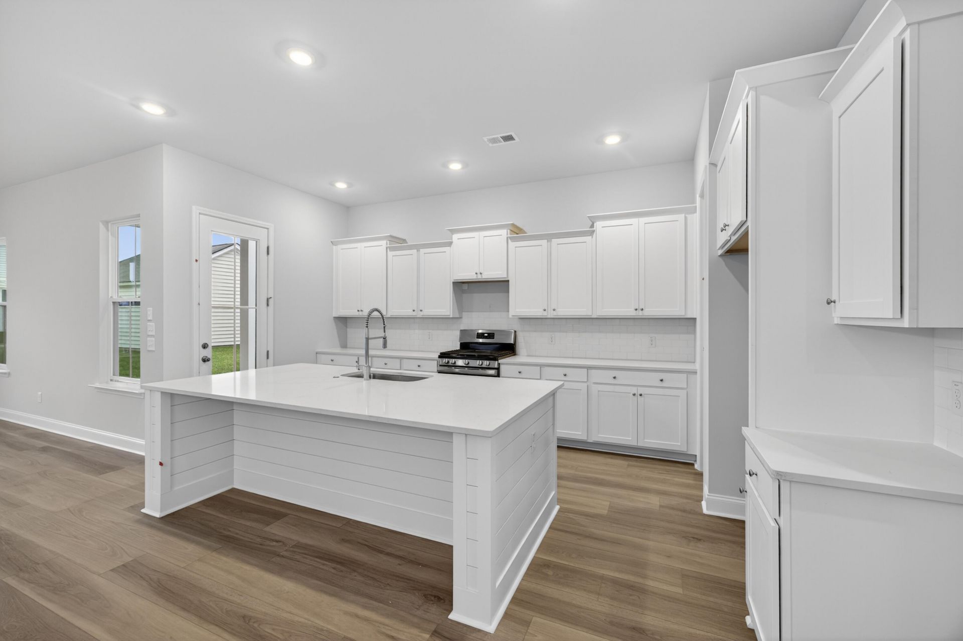 174 Maritime Way Photo 16