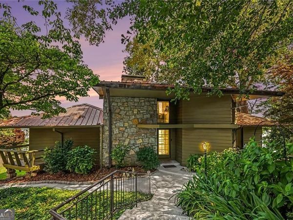 2016 Lake Sorrento Drive, Conyers, GA 30012