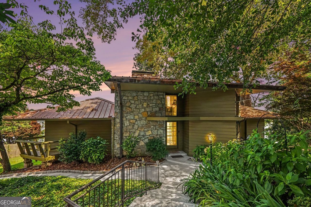 2016 Lake Sorrento Drive, Conyers, GA 30012 Main Photo