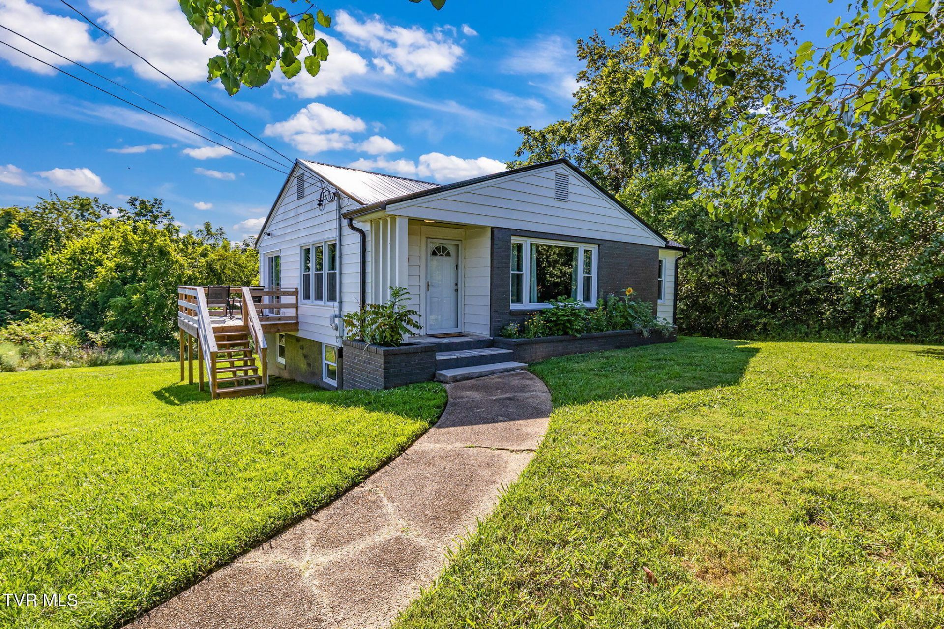 330 Birdwell Circle, Greeneville, TN 37743 Main Photo