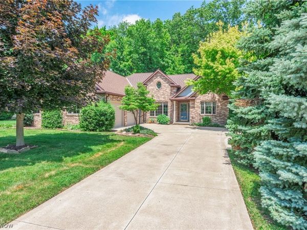 6340 Mallard Creek Run , Lorain, OH 44053