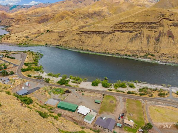 31018 Snake River Rd, Asotin, WA 99402
