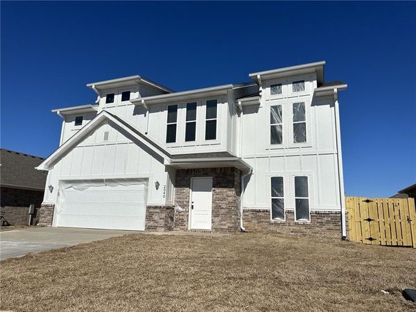 2040 Tallgrass Terrace, Centerton, AR 72719