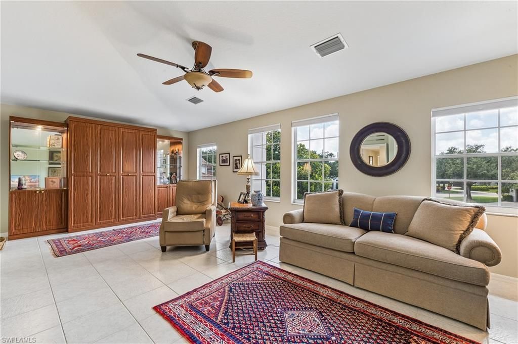4395 Dover Ct, Unit 303, Naples, FL 34105 Photo
